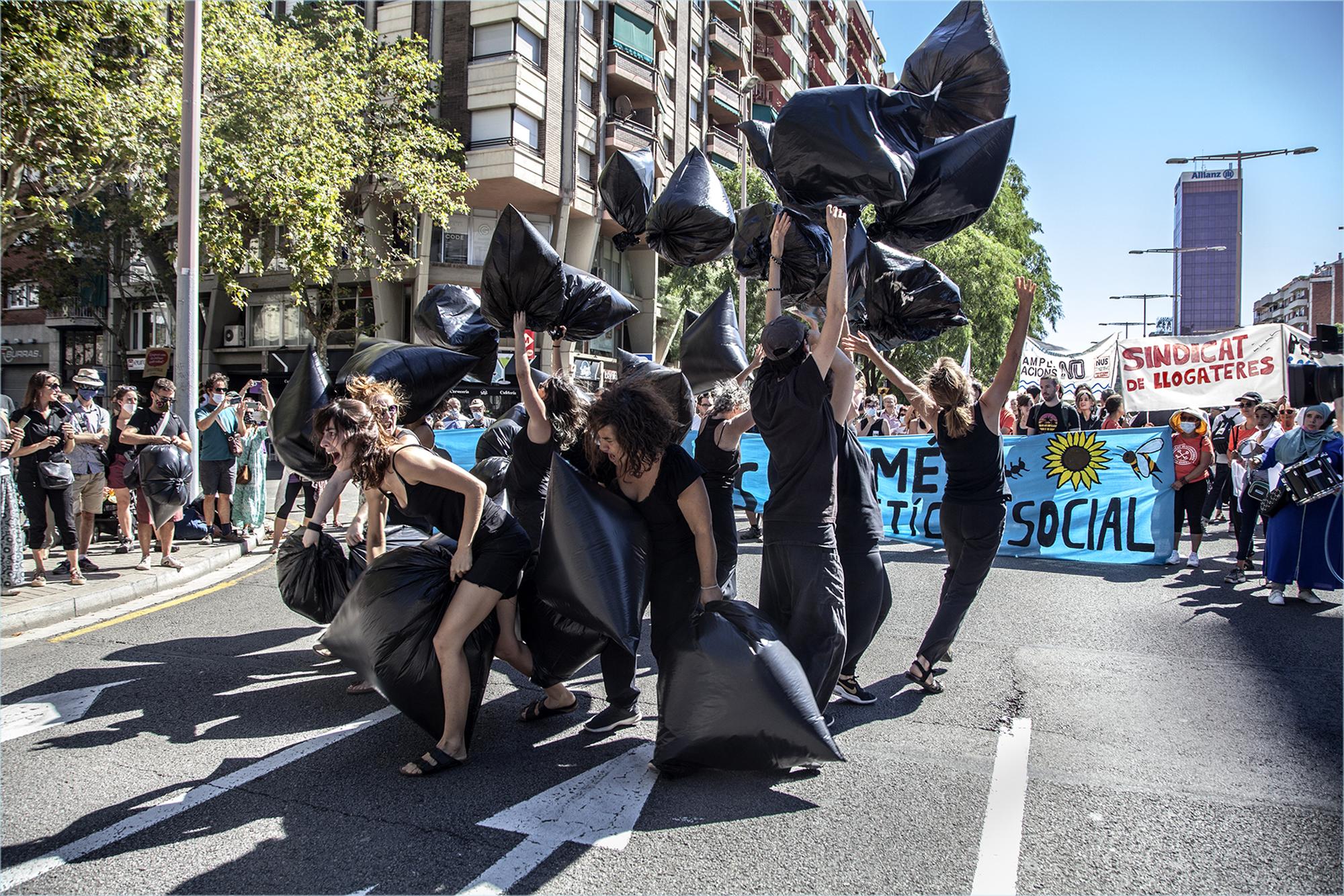 Sindicat de Llogaters protesta contra la ampliación del aeropuerto de El Prat.